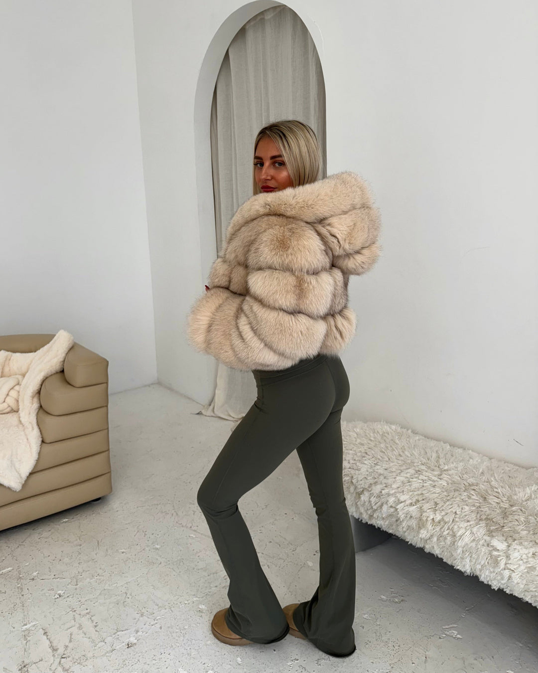 Casual Cropped Mini Hooded Fur Coat