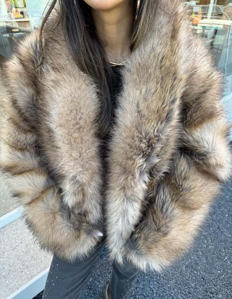 Chic Luxurious Faux Fur Coat